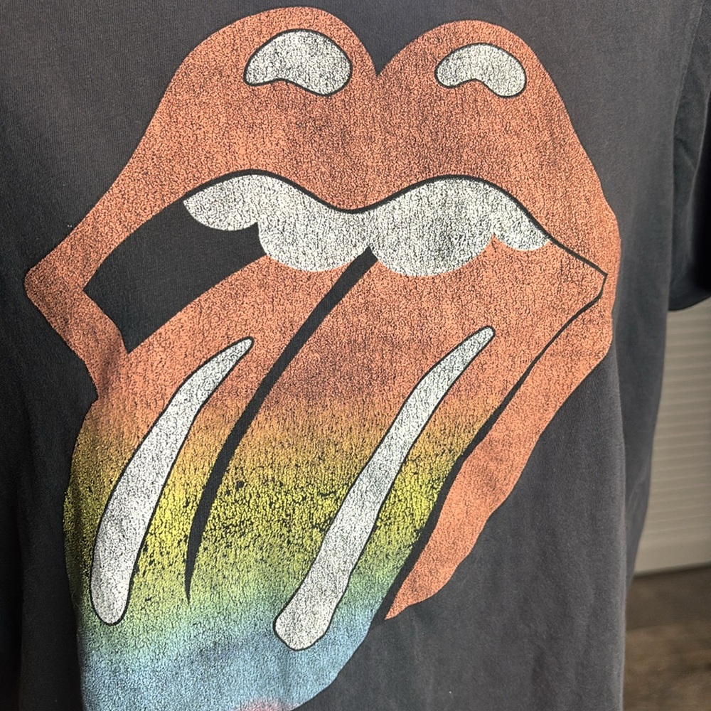 H&M Graphic Tee - Picture 3 of 5